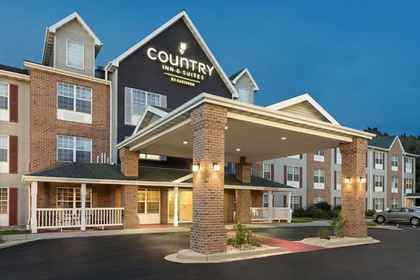 Photo 1 - Country Inn & Suites by Radisson, Milwaukee Airport, WI