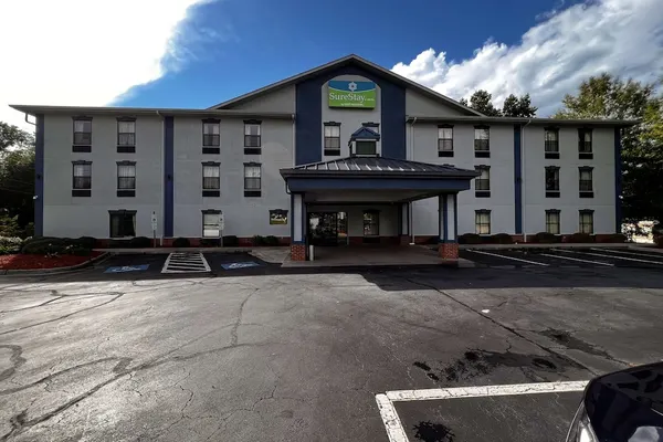 Photo 1 - SureStay Hotel by Best Western Morganton