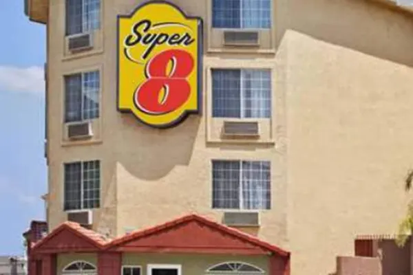 Photo 1 - Super 8 by Wyndham Los Angeles Downtown