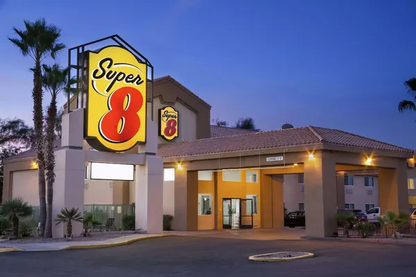 Photo 1 - Super 8 by Wyndham Marana/Tucson Area