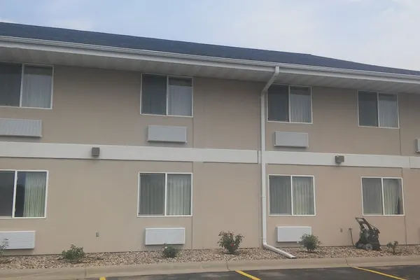 Photo 1 - Bilmar Inn & Suites Dell Rapids