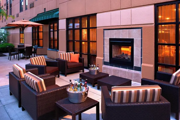 Photo 1 - Courtyard by Marriott Cincinnati-Covington