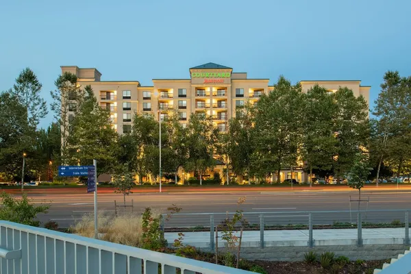 Photo 1 - Courtyard by Marriott Seattle Sea-Tac Area