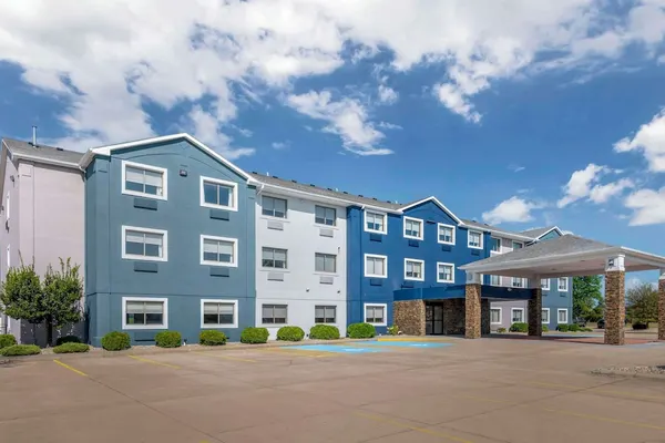 Photo 1 - Comfort Inn Kendallville East