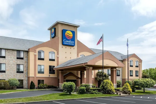 Photo 1 - Comfort Inn & Suites Mishawaka - South Bend