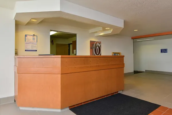 Photo 1 - Motel 6 Meridian, ID - Boise W