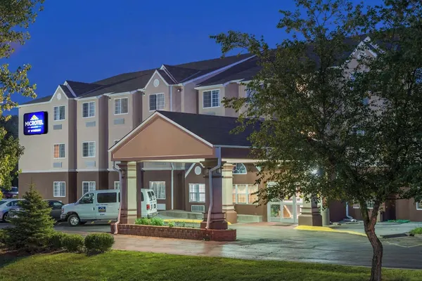 Photo 1 - Microtel Inn & Suites by Wyndham Kansas City Airport