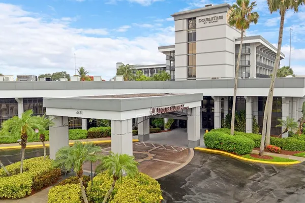 Photo 1 - Doubletree By Hilton - Palm Beach Gardens