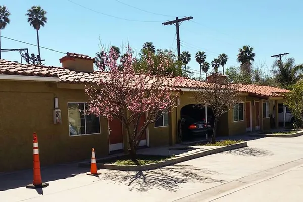Photo 1 - Economy Inn Motel Sylmar