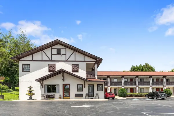 Photo 1 - SureStay Hotel by Best Western Helen Downtown