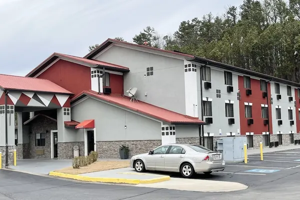 Photo 1 - Econo Lodge Cartersville-Emerson Lake Point