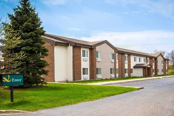 Photo 1 - Quality Inn Chesterton near Indiana Dunes National Park I-94