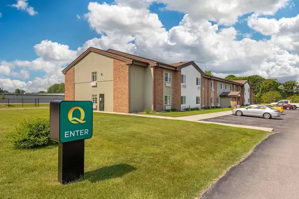 Photo 1 - Quality Inn Chesterton near Indiana Dunes National Park I-94