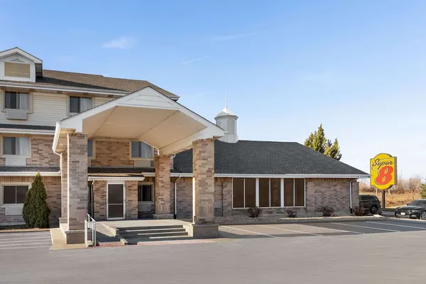 Photo 1 - Super 8 by Wyndham Joliet I-55 N/Chicago