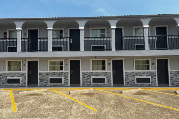 Photo 1 - Super 8 by Wyndham La Marque TX/Texas City Area