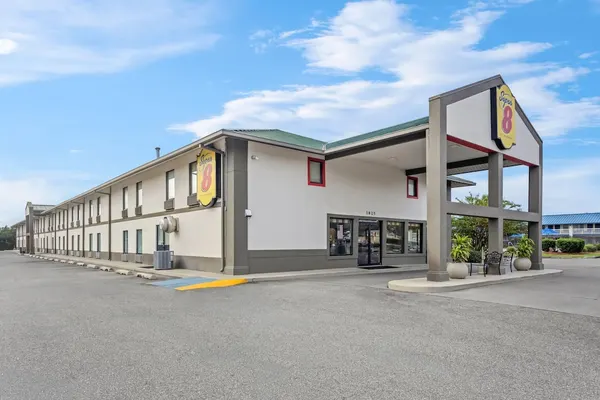 Photo 1 - Super 8 by Wyndham Valdosta GA I-75