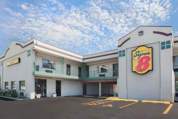 Photo 1 - Super 8 by Wyndham Chicago/Rosemont/O'Hare/SE