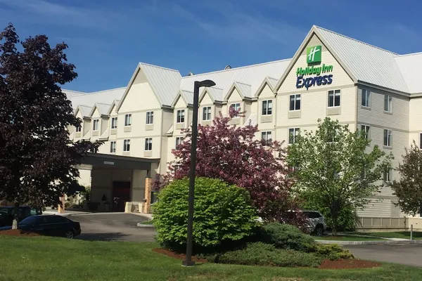 Photo 1 - Holiday Inn Express & Suites Lincoln East - White Mountains, an IHG Hotel