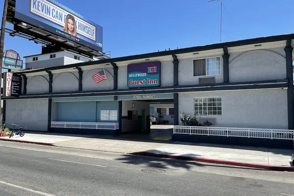 Photo 1 - Hollywood Guest Inn