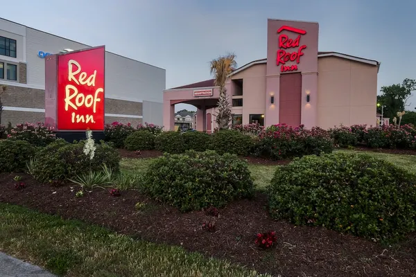 Photo 1 - Red Roof Inn Virginia Beach - Norfolk Airport
