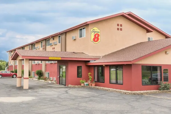 Photo 1 - Super 8 by Wyndham Worthington Minnesota