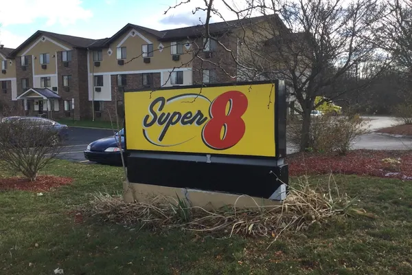 Photo 1 - Super 8 by Wyndham Canton/Livonia Area