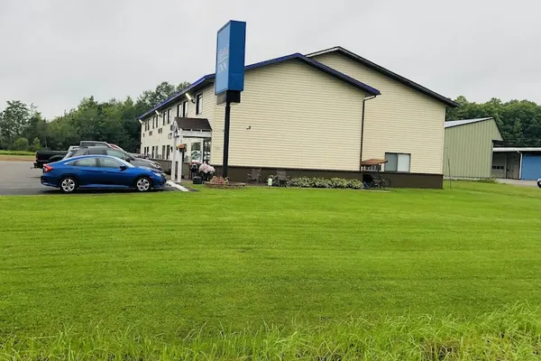 Photo 1 - AmeriVu Inn