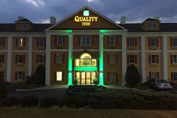 Photo 1 - Quality Inn Oak Ridge