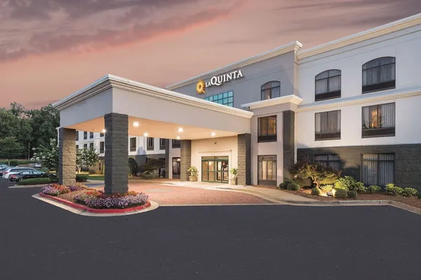 Photo 1 - La Quinta Inn & Suites by Wyndham Kennesaw