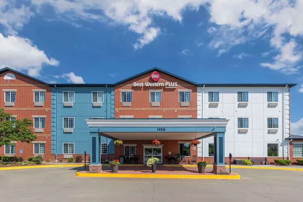 Photo 1 - Best Western Plus Des Moines West Inn & Suites