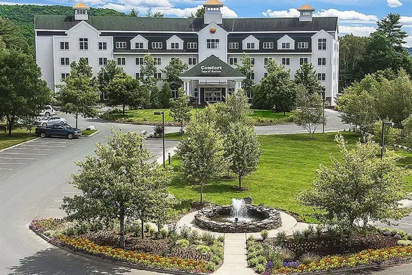Photo 1 - Comfort Inn & Suites Near Burke Mountain