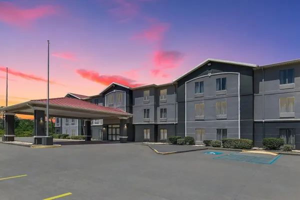 Photo 1 - Baymont by Wyndham Moss Point