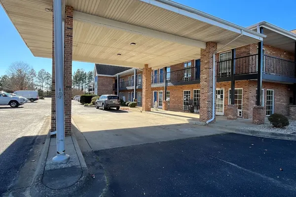Photo 1 - Motel 6 Bracey, VA – I-85
