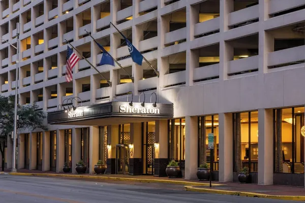 Photo 1 - Sheraton Indianapolis City Centre Hotel