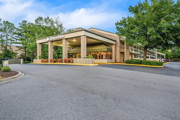 Photo 1 - Days Inn by Wyndham Hoover Birmingham