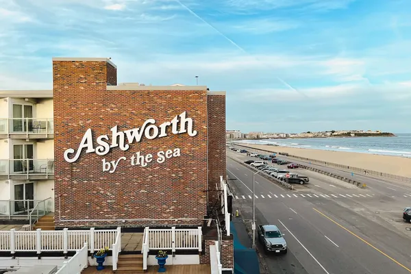 Photo 1 - Ashworth by the Sea