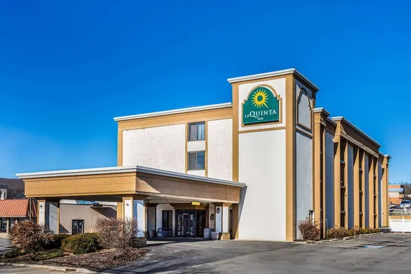 Photo 1 - La Quinta Inn by Wyndham Binghamton - Johnson City