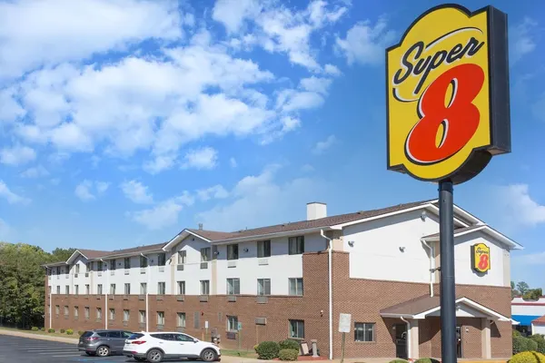 Photo 1 - Super 8 by Wyndham Richmond Midlothian Turnpike