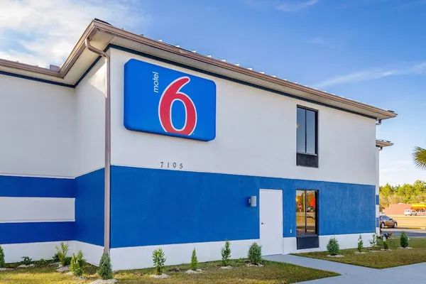 Photo 1 - Motel 6 Moss Point, MS