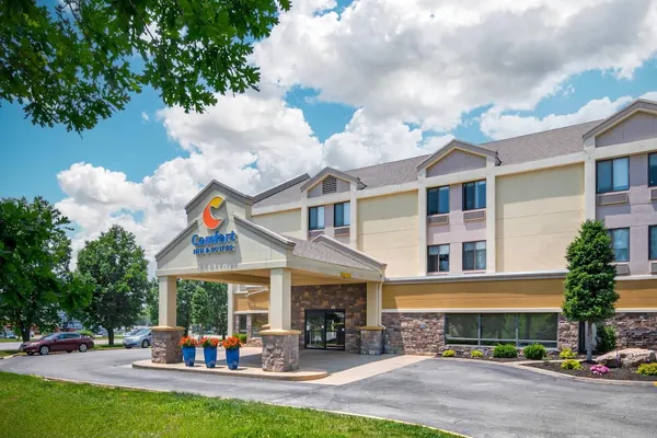 Photo 1 - Comfort Inn & Suites Kansas City - Northeast