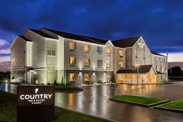 Photo 1 - Country Inn & Suites by Radisson, Marion, OH