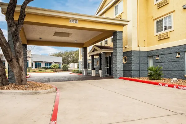 Photo 1 - Quality Inn & Suites Airport North - Stone Oak