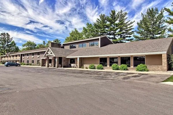 Photo 1 - Blossom Hotel & Suites Traverse City