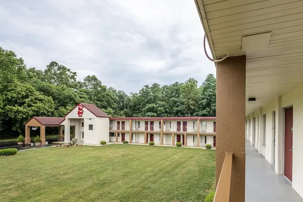 Photo 1 - Red Roof Inn Hagerstown - Williamsport, MD