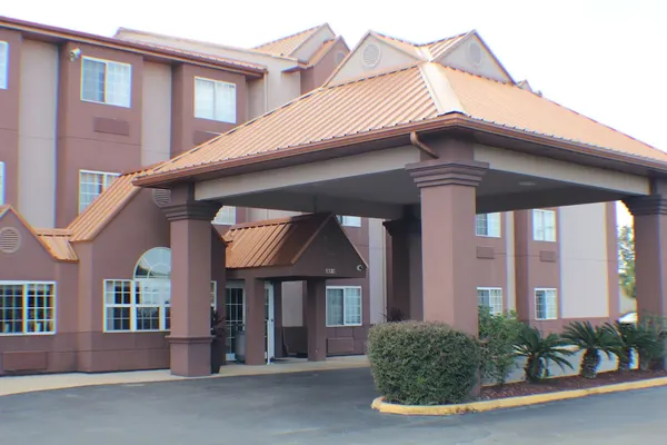 Photo 1 - Econo Lodge Inn & Suites Natchitoches