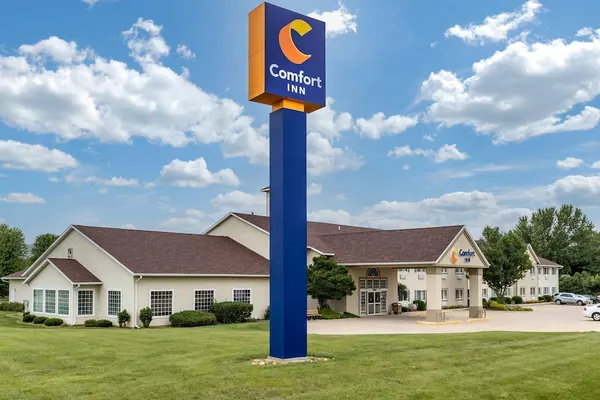 Photo 1 - Comfort Inn Dyersville Near Field of Dreams