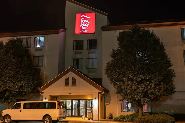 Photo 1 - Red Roof Inn & Suites Indianapolis Airport