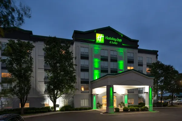 Photo 1 - Holiday Inn Hotel & Suites Overland Park - Convention Center, an IHG Hotel