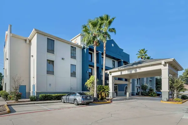 Photo 1 - Comfort Suites Houston NW - Vintage Park