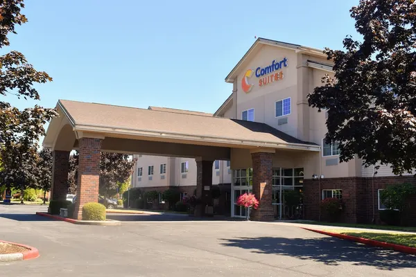 Photo 1 - Comfort Suites Linn County